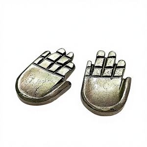 หินไพไรต์ธรรมชาติแกะสลักรูปมือฟาติมา สำหรับทำเครื่องประดับ หินไพไรต์รูปมือฮัมซา แบบบริโอเล็ต ขายส่งจำนวนมาก - Product Image 5