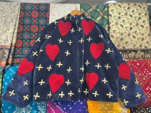 เสื้อแจ็คเก็ตกำมะหยี่ปักลายซูซานี Hear Plus, เสื้อโค้ทสั้นสไตล์โบโฮ, เสื้อโค้ทลายหัวใจโบโฮ, ของขวัญวันวาเลนไทน์ - Product Image 4