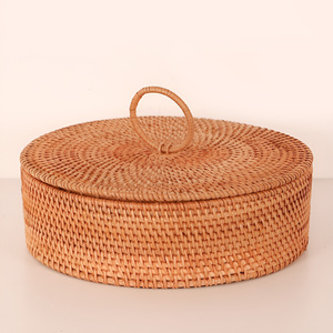 Caja de ratán con asa, cajas tejidas a mano de bajo costo con tapa, contenedor para almacenamiento y organización en el hogar - Product Image 1
