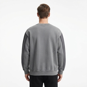 Sudadera Gris para Hombre con Cuello Redondo y Mangas en Contraste Oscuro, Efecto Lavado, Estilo Casual Urbano - Product Image 3