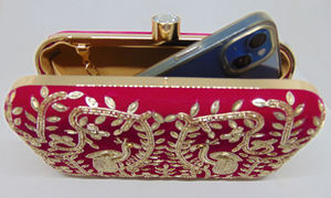 Bolso tipo clutch bordado a mano al por mayor de la India - Product Image 6