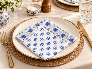 Serviettes carrées personnalisées brodées à la main en tissu de coton bleu floral pour la décoration de la table à manger à la maison - Product Image 2