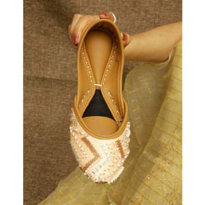 Chaussures Khussa pakistanaises traditionnelles brodées en gros, grande quantité, bonne qualité, élégantes, antidérapantes pour femmes - Product Image 2