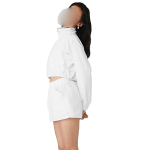 Conjunto de 2 Piezas para Mujer de Alta Calidad, Chaqueta Corta con Cremallera y Pantalones Cortos, Estilo Oversize - Product Image 3