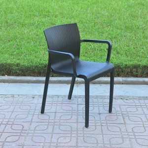 Silla de Plástico Moldeado Sólido con Brazos, Versión Negra - Una Elegante y Colorida Silla de Jardín - Product Image 1