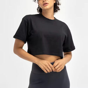 Top corto moderno, ligero, perfecto para mujeres modernas, ideal para entrenamientos o conjuntos casuales con estilo. - Product Image 2