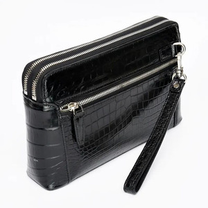 Bolso de mano de cuero genuino, cartera de moda con ranuras organizadas para tarjetas y cierre de cremallera seguro a un precio muy competitivo. - Product Image 5