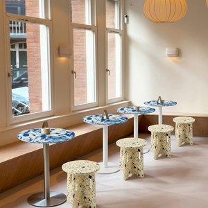 Mesa de Comedor de Plástico Reciclado, Diseño Moderno, Impermeable, Duradera, Ecológica, Apilable, para Uso en Exteriores, Sala de Estar, Hotel, Restaurante - Product Image 6