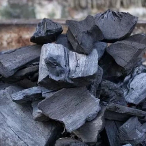 Charbon de bois de tamarin pour griller et cuire de la viande à faible teneur en fumée pour produire une viande parfaitement cuite et distinctive - Product Image 1