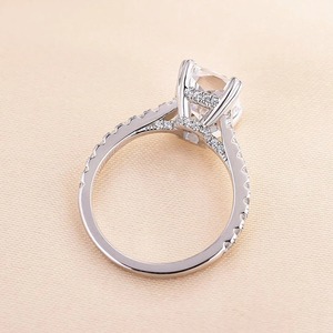 Anillo de Compromiso de Plata de Ley con Baño de Rodio y Moissanita de Corte Radiante, con Doble Halo y Diseño Emocional, Anillo de Aniversario - Product Image 3