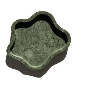 Elegante Plato de Resina Hecho a Mano para Servir Bocadillos, Postres y Aperitivos en el Hogar y Restaurantes - Product Image 3