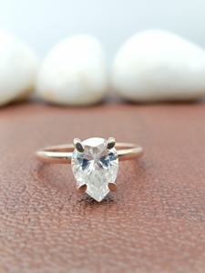 Anillo de Compromiso y Boda D'VINS JEWELS, Diseño de Pera, con Diamantes Cultivados en Laboratorio, Corte Brillante, Color D, Plateado en Oro Blanco - Product Image 2