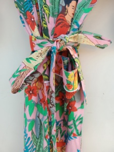 Bata tipo kimono con estampado floral rosa, de longitud completa, manga corta, cuello en V, cierre con cordón, ropa de dormir informal de verano - Product Image 3