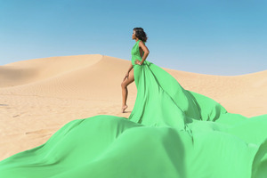 Nuevo Vestido Elegante Verde Esmeralda con Cola Larga para Mujer, Ideal para Sesiones de Fotos en el Desierto, a Precio de Fábrica - Product Image 2
