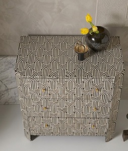 Aparador con incrustaciones de hueso, cajonera, mueble de almacenamiento moderno con patrón antiguo para sala de estar - Product Image 2