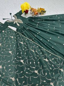 Vestido Largo Étnico Indio de Fiesta, Nuevo Modelo para Festivales, con Dupatta, Bordado y Lentejuelas, Corte Ajustado, Secado Rápido, Estilo Midi - Product Image 5