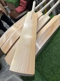 Batte de cricket en saule du Cachemire de haute qualité, lame durable, légère et équilibrée, pour entraînement et matchs. - Product Image 2
