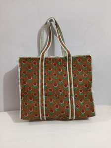 Sac matelassé en coton fait main avec un design textile élégant pour le shopping, les voyages, la mode, les cadeaux, l'usage quotidien et la vente en gros - Product Image 2