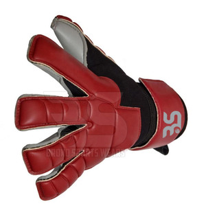 Gants de gardien de but professionnels conçus pour une adhérence forte, un confort optimal et une protection durable pour les matchs. - Product Image 5