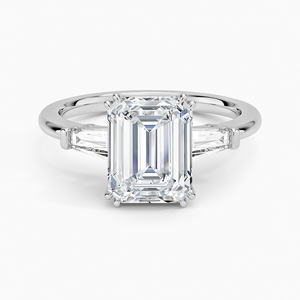 Bague de fiançailles classique en diamant taille émeraude, sertie de griffes en platine, pour femme - Product Image 1