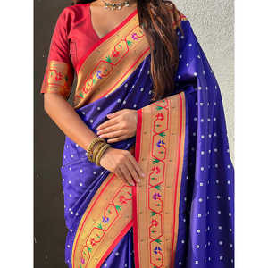 Sari de seda de fusión Paithani Bandhani violeta con tejido Zari de Elite Weaves, Pallu Meenakari y blusa a contraste - Product Image 2