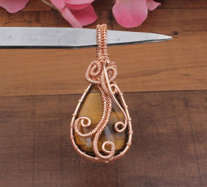 Colgante de Ojo de Tigre Natural Envuelto en Alambre, Chapado en Platino, Vintage, Unisex, Hecho a Mano, Plata de Ley, Joyería con Piedra Preciosa Chatoyante - Product Image 5