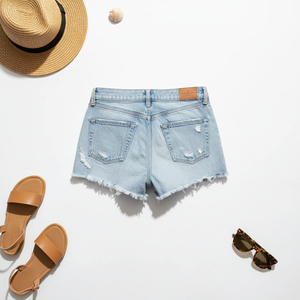 Shorts en jean déchirés à taille haute pour femmes avec ourlet effiloché, cinq poches, style décontracté, bleu - Product Image 4