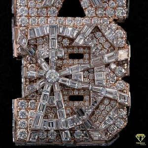 Colgante de barra de declaración de moda urbana personalizada Iced Baguette Stone Luxury Pave Set Moissanite Hip Hop Fine Pendants Charms - Product Image 4