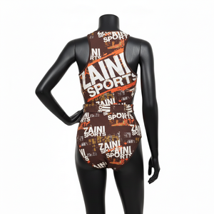 Maillot de bain une pièce pour femme en tissu extensible quatre directions de luxe, imprimé graphique marron, avec fermeture éclair et ceinture, logo personnalisé - Product Image 2