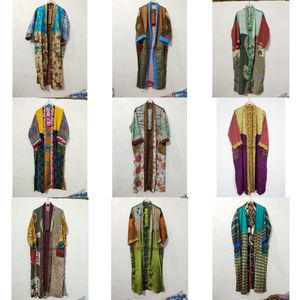 ชุดคลุมกิโมโนคุณภาพสูง ผ้าไหมแท้ 100% ลายดอกไม้หรูหรา คอวี ระบายอากาศได้ดี นุ่มสบาย เหมาะสำหรับฤดูใบไม้ผลิ  สามารถปรับแต่งสีและโลโก้ได้ - Product Image 1