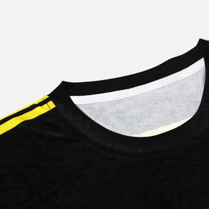 Maillot de sport d'été personnalisé pour hommes, respirant, séchage rapide, anti-humidité, en polyester, col en V, ensemble complet de tenue de football OEM - Product Image 3