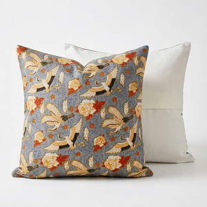 Housses de coussin imprimées Jaipuri aux motifs traditionnels vibrants, idéales pour la décoration intérieure, les canapés, les chambres, les hôtels et les cadeaux. - Product Image 1