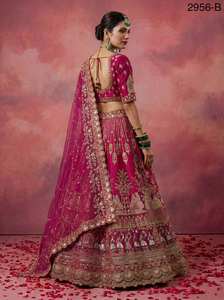 Lehenga Choli de Seda Gadhwal Rosa con Bordado Intenso y Dupatta de Tela, Traje de Lujo para Bodas y Fiestas Indias, Diseño para Mujer - Product Image 3
