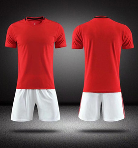 Maillot de football au design rétro personnalisé, séchage rapide, 100% polyester, uniforme de football pour adultes unisexes, uniforme de football personnalisé, service OEM - Product Image 1