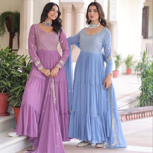 Robe en Faux Georgette avec Paillettes et Broderie Zari, Dupatta Découpé, Infroissable, Séchage Rapide, Réversible, Longueur Maxi pour Fêtes et Mariages - Product Image 1