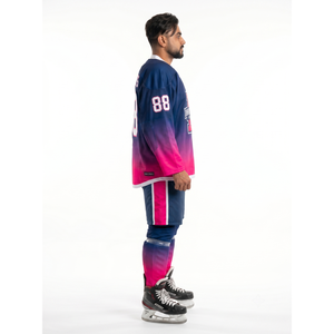 Camiseta de Hockey sobre Hielo Sublimada Personalizada de Fábrica OEM al por Mayor, Poliéster Premium con Degradado, Cuello en V, Corte Atlético, Uniforme de Equipo, Nombre del Equipo - Product Image 3