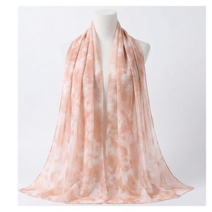 Pañuelo Largo de Seda para Mujer, Diseño Tie Dye, Accesorio de Moda Elegante para Todas las Temporadas, Agradable al Tacto, 100% Seda - Product Image 1
