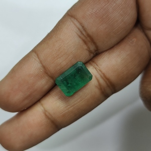 Esmeralda Octogonal Verde de 5.21 Quilates de Zambia - Product Image 1