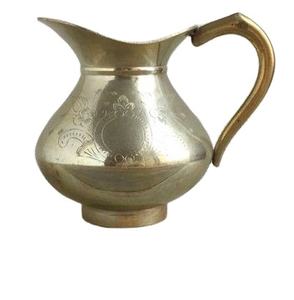 Jarra de Agua Decorativa Hecha a Mano de Cobre Grabada con Asa de Latón para Decoración del Hogar, Artículos de Cocina, Restaurante - Product Image 1