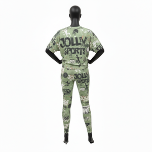 ชุดเสื้อยืดและเลกกิ้งผู้หญิง พรีเมียม 200 GSM โพลีเอสเตอร์ผสมสแปนเด็กซ์ สีเขียวมะกอก พิมพ์ลายโลโก้แบบซับลิเมชั่นทั้งตัว ชุดเซ็ตสำหรับผู้หญิง - Product Image 2