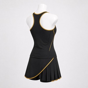 Uniforme de tenis ligero para mujer con tela que absorbe la humedad y un ajuste atlético cómodo para practicar y presentarse en el cancha. - Product Image 5