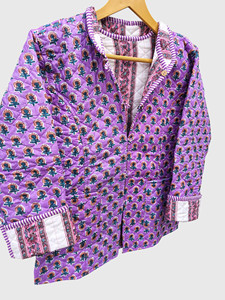 Chaqueta Acolchada Vintage para Mujer Talla Grande, Diseño Floral Morado, Cuello con Muescas, Manga Larga, Estilo Casual - Product Image 4