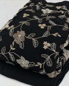 Vente flash - Tissu en soie brodé de motifs floraux et de perles pour robes de soirée ou vêtements de haute couture et de mode au meilleur prix - Product Image 4