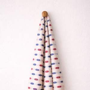 Tissu Ikat noué à la main en coton |   Textile tissé artisanal traditionnel, lavable et respectueux de l'environnement, pour vêtements et décoration intérieure - Product Image 3
