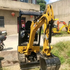 Mini-excavatrice Cat 301.7 NOUVEAU modèle, 1700 kg, excavatrice sur chenilles compacte pour usage domestique, certifiée CE. - Product Image 6
