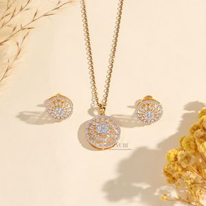 Elegante conjunto de joyas de diamantes redondos que define la belleza atemporal. Creaciones de diamantes de lujo que brillan para siempre. Claridad VVS-VS. IGI. - Product Image 2