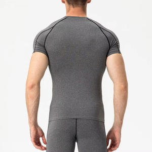 T-shirt de compression personnalisé à manches longues et col rond pour homme, en tissu velours côtelé respirant avec élasthanne/polyester, couche de base personnalisable sur le devant - Product Image 5