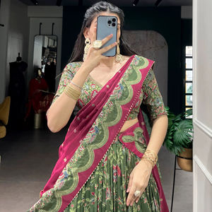 Lehenga Choli indio de diseñador, listo para usar, con dupatta, seda suave con trabajo de tejido, para bodas, fiestas, atuendo estilo Bollywood. - Product Image 3