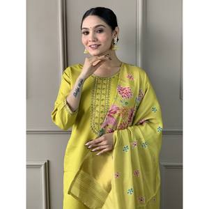 ผ้าไหมพิมพ์ลายปักลำดับบนพื้นด้านล่างสุดของงานปักด้วยผ้าไหมสีเขียว - Product Image 3