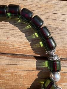 Tasbih en résine vert émeraude fait main avec pompon argenté - Product Image 4